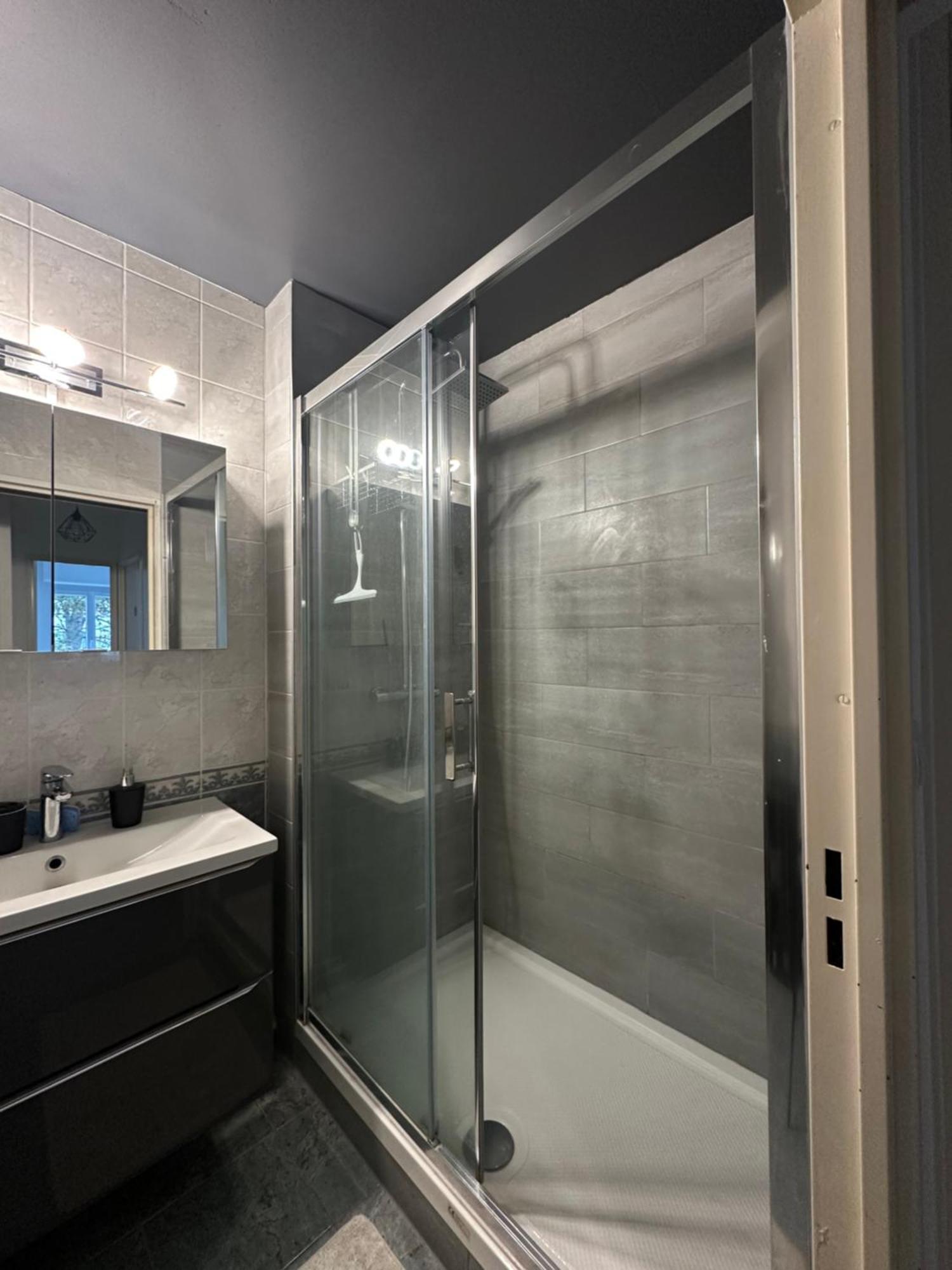 Le Beau Hugo Apartment Mainvilliers  Exterior foto